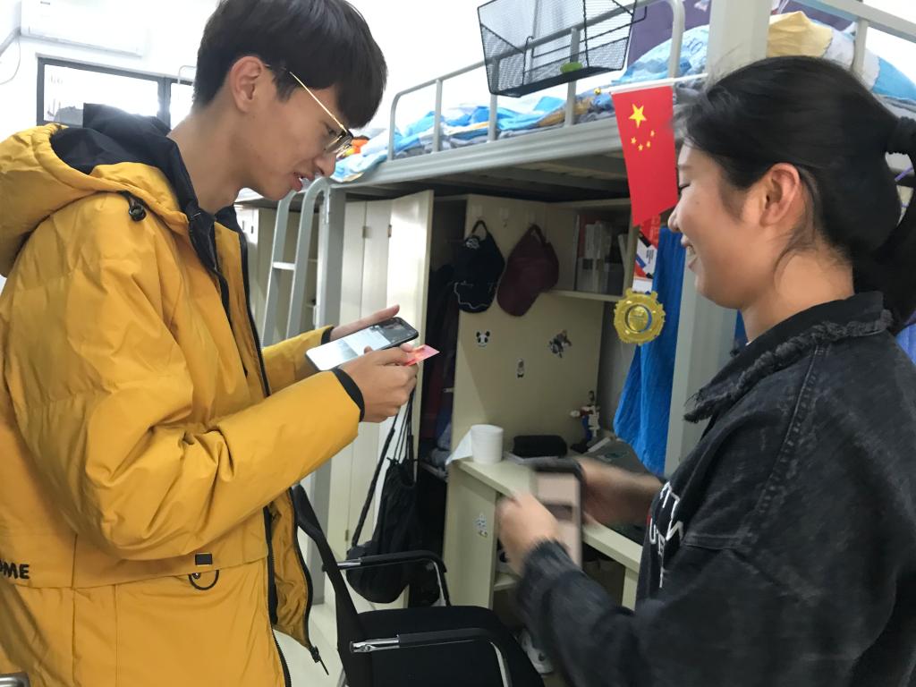 国产成人精品白浆久久69