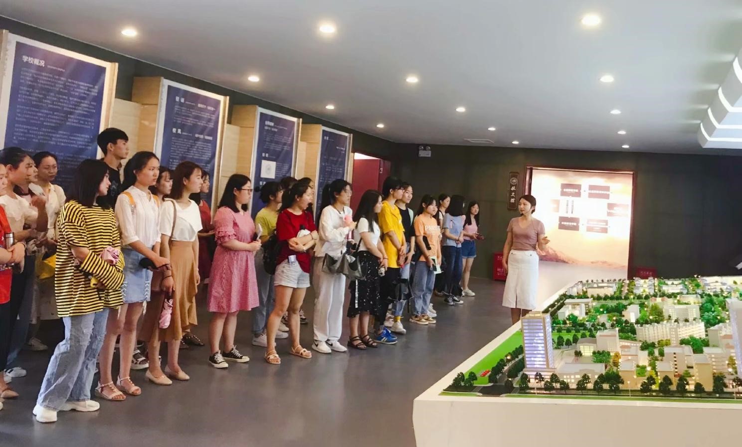 国产成人精品白浆久久69