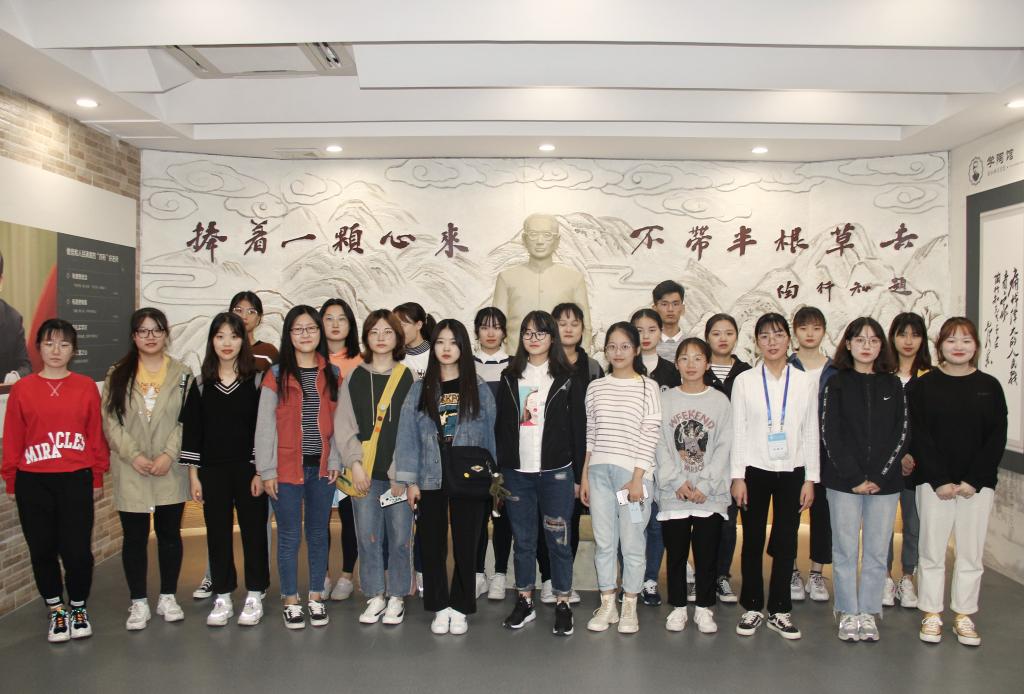 国产成人精品白浆久久69