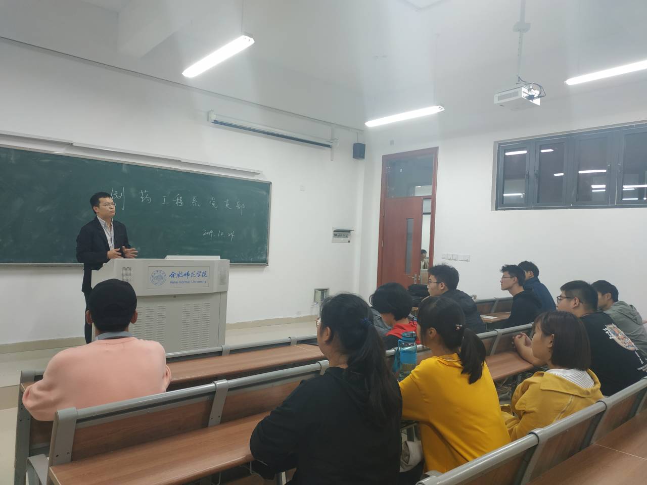 国产成人精品白浆久久69