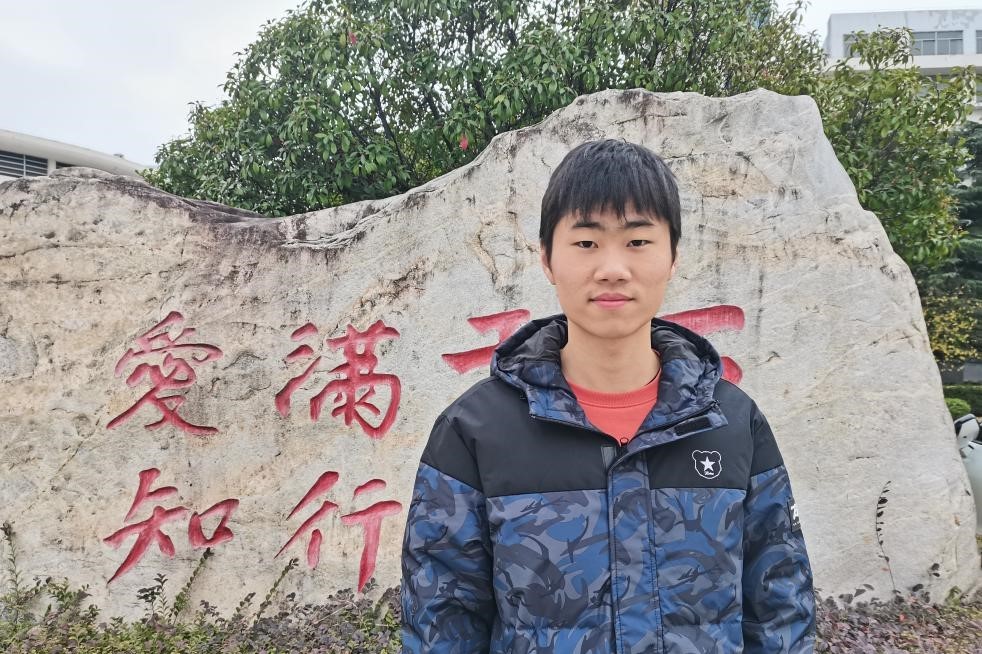 国产成人精品白浆久久69