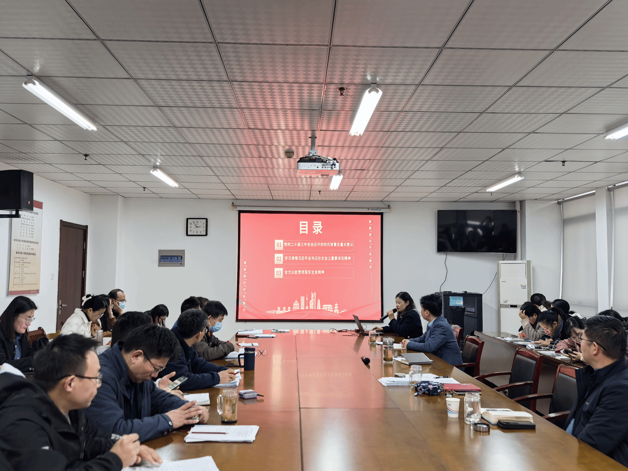 国产成人精品白浆久久69