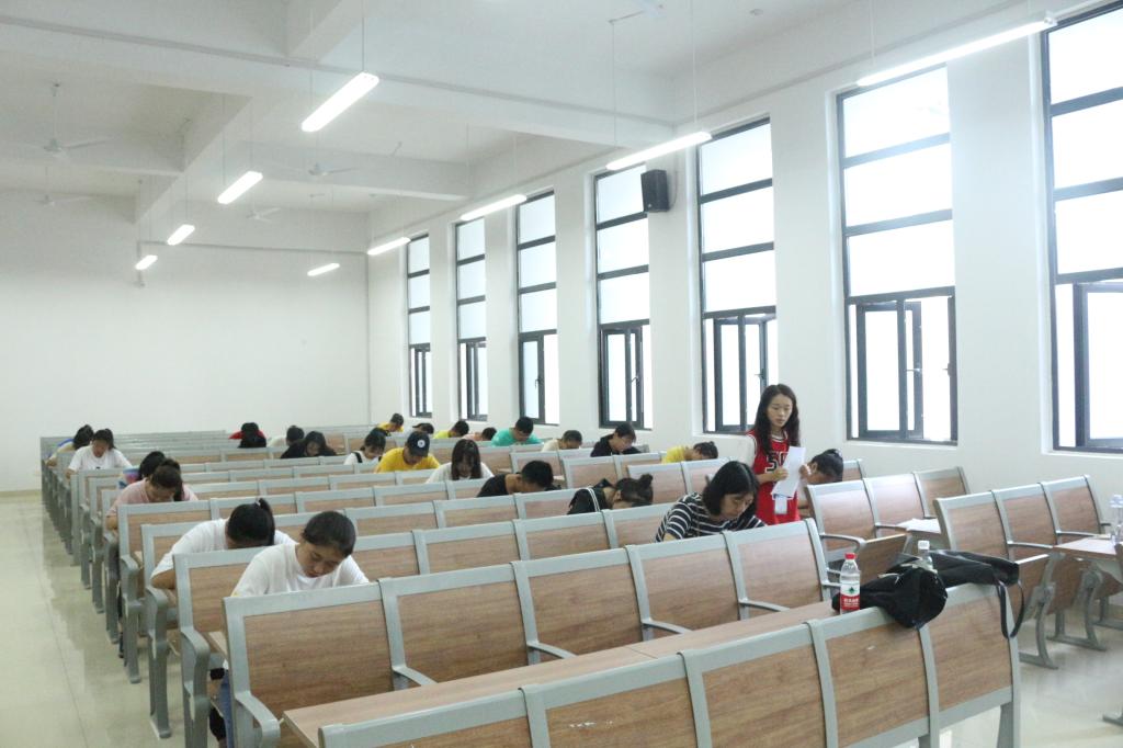 国产成人精品白浆久久69