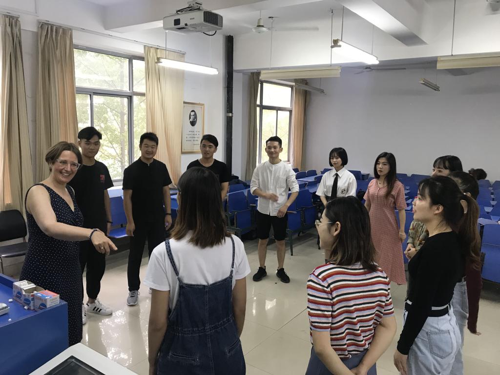 国产成人精品白浆久久69