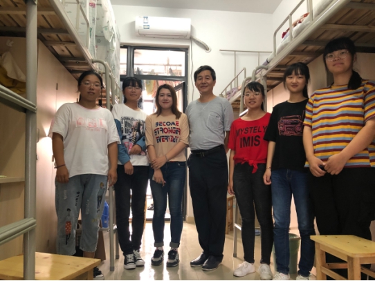 国产成人精品白浆久久69