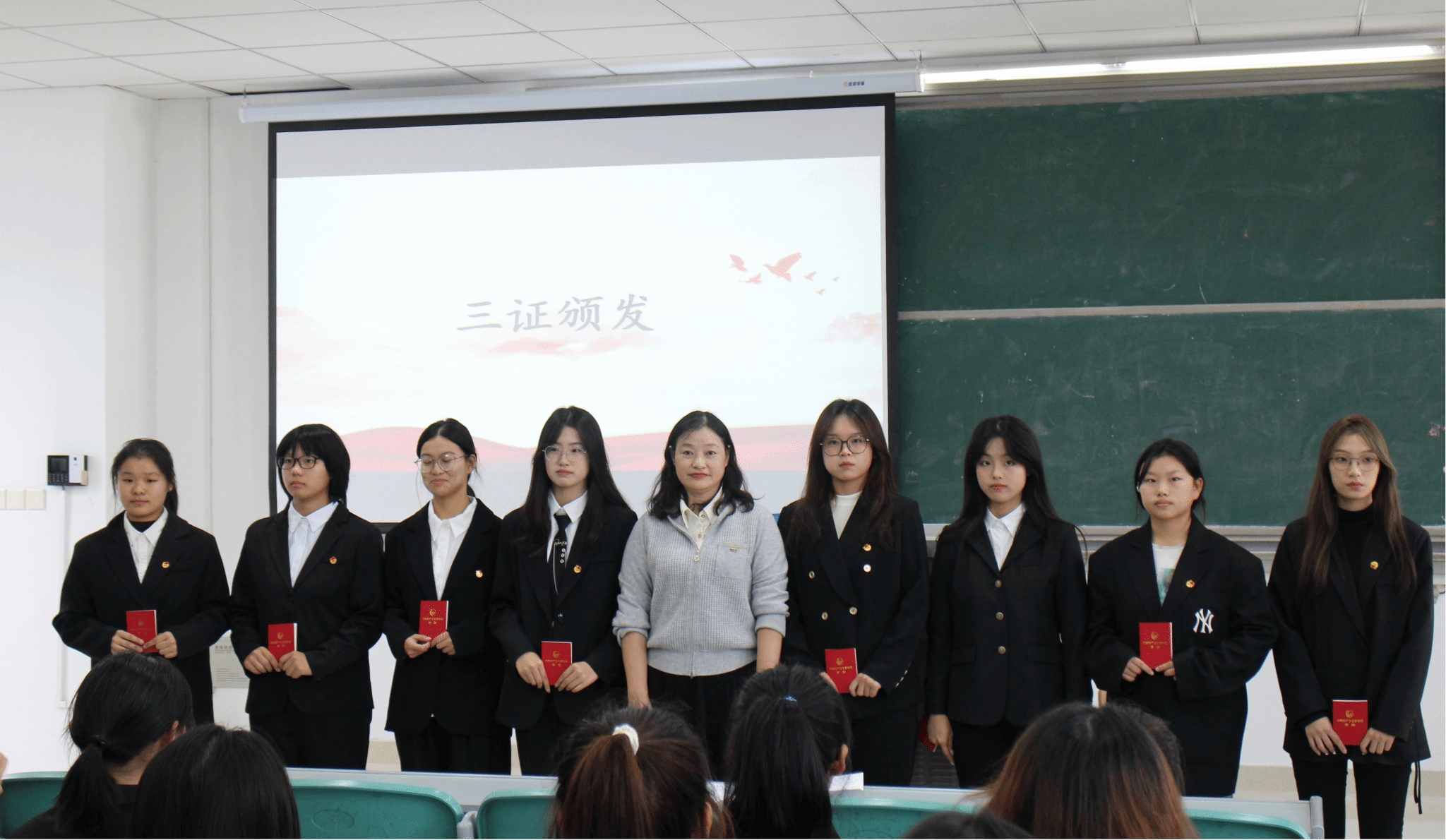 国产成人精品白浆久久69