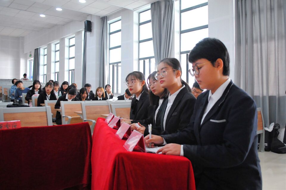 国产成人精品白浆久久69