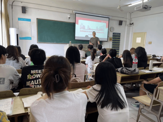 国产成人精品白浆久久69