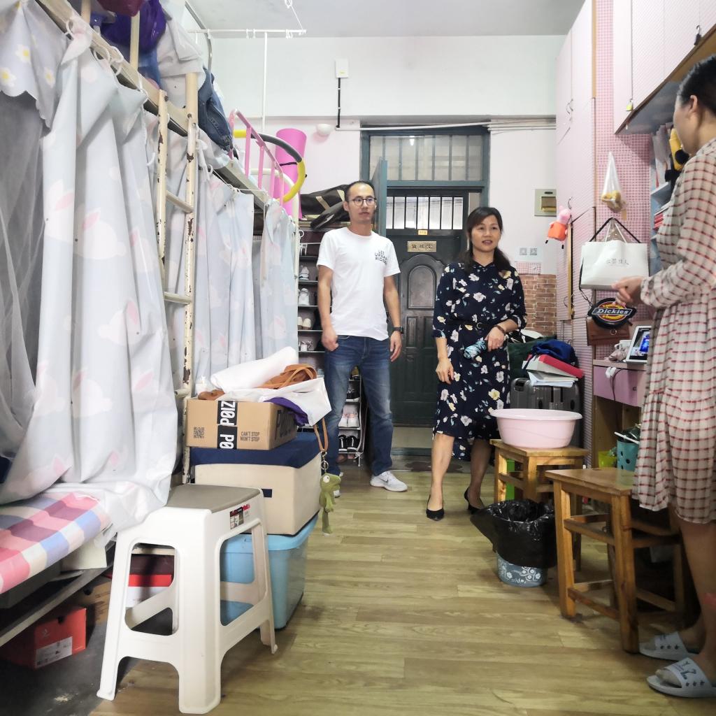 国产成人精品白浆久久69