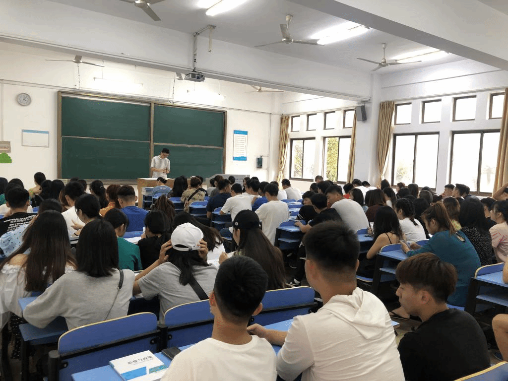 国产成人精品白浆久久69