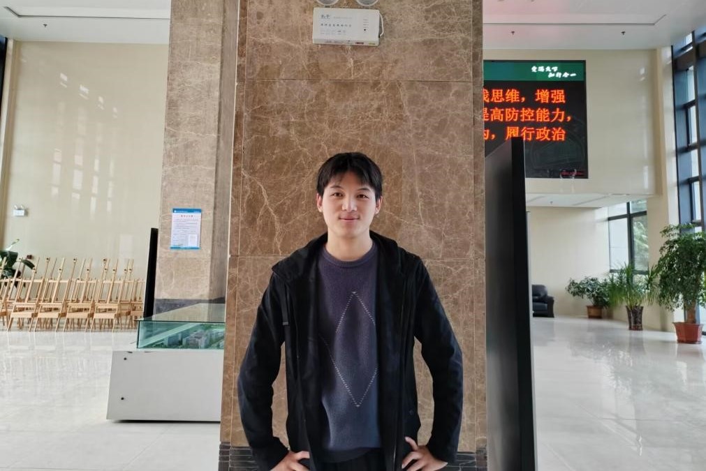 国产成人精品白浆久久69