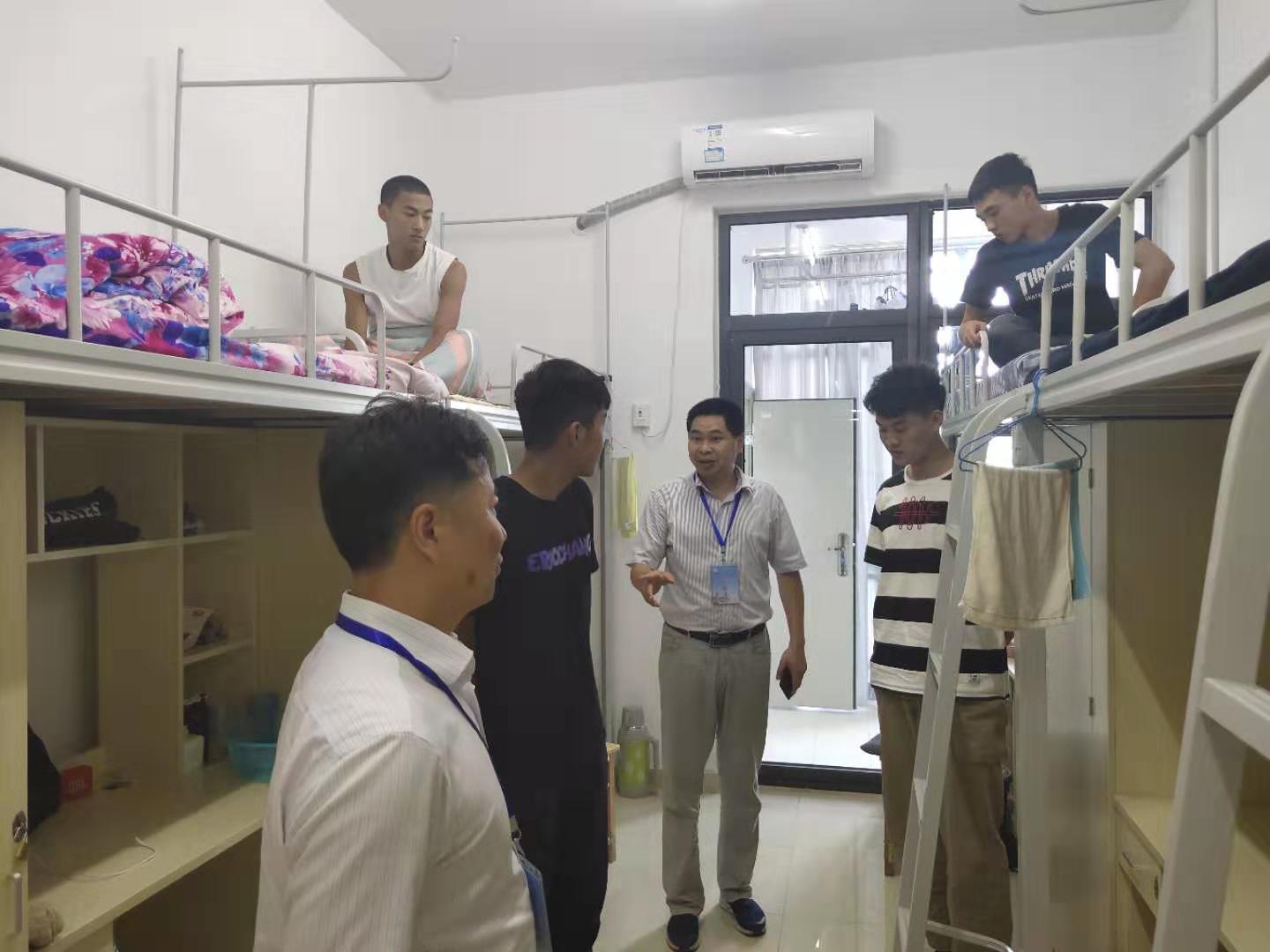 国产成人精品白浆久久69