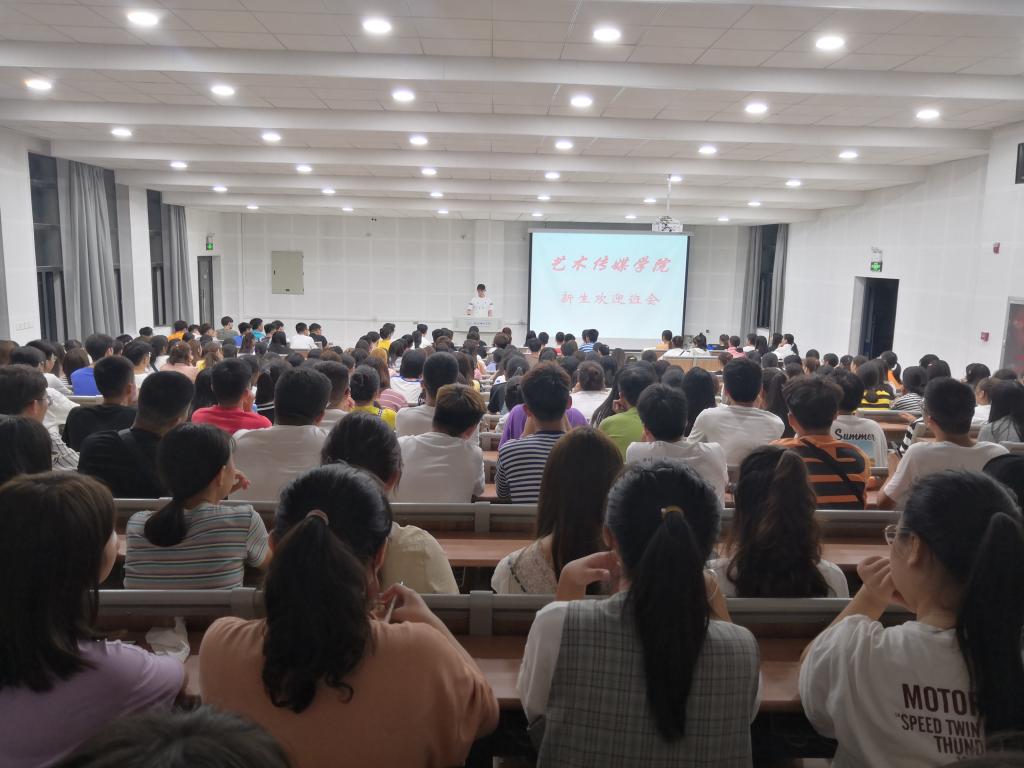 国产成人精品白浆久久69