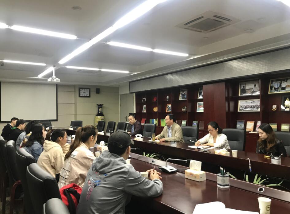 国产成人精品白浆久久69
