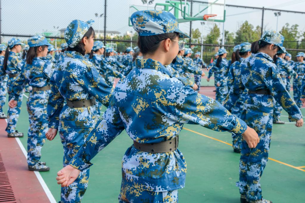 国产成人精品白浆久久69