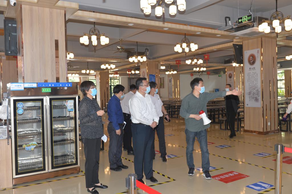 国产成人精品白浆久久69