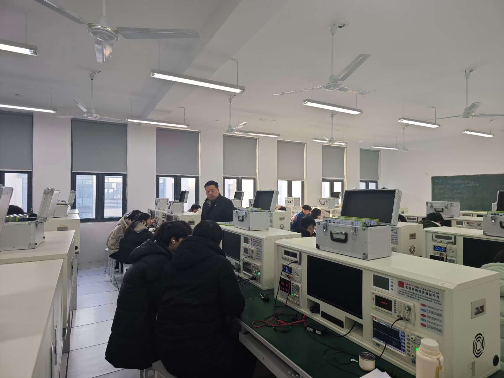 国产成人精品白浆久久69