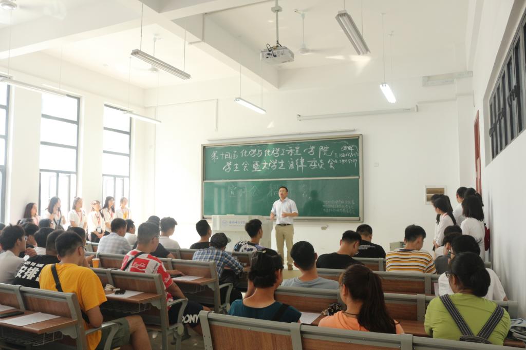 国产成人精品白浆久久69