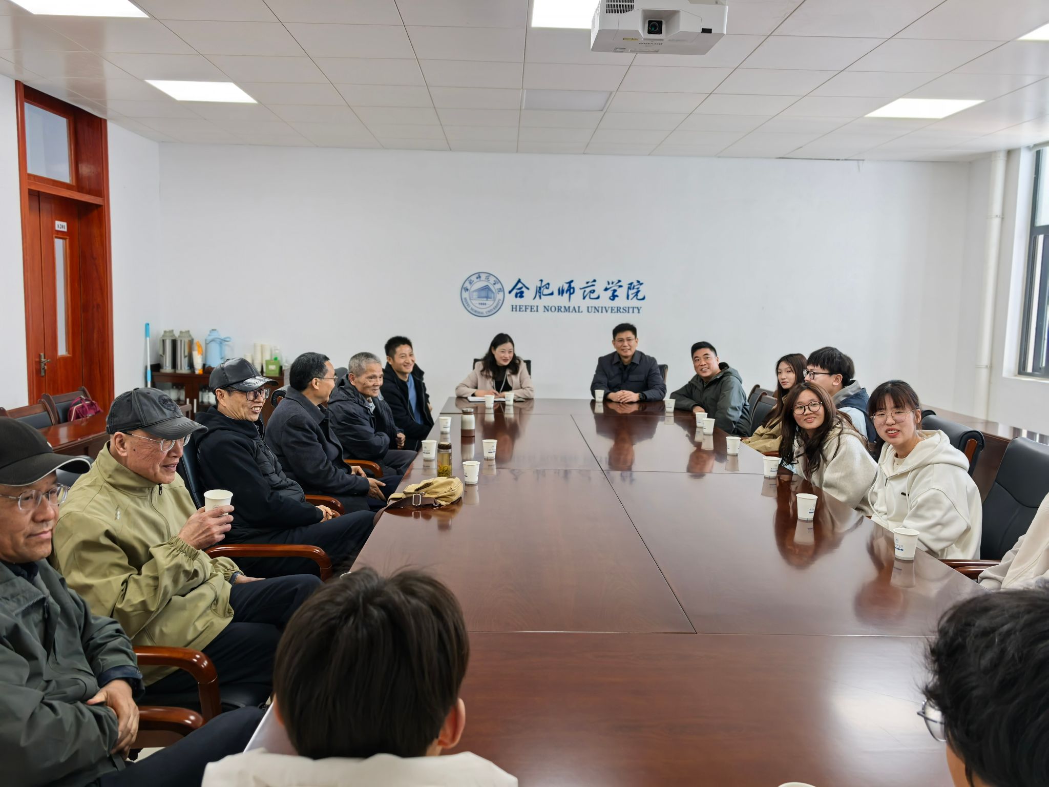 国产成人精品白浆久久69