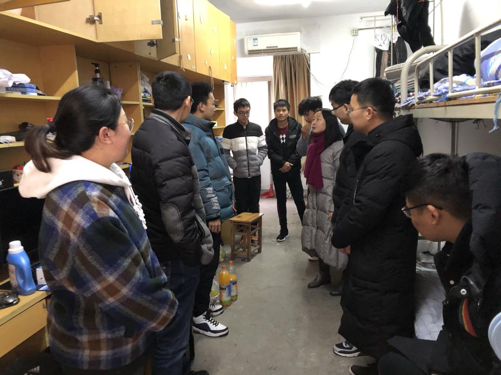国产成人精品白浆久久69