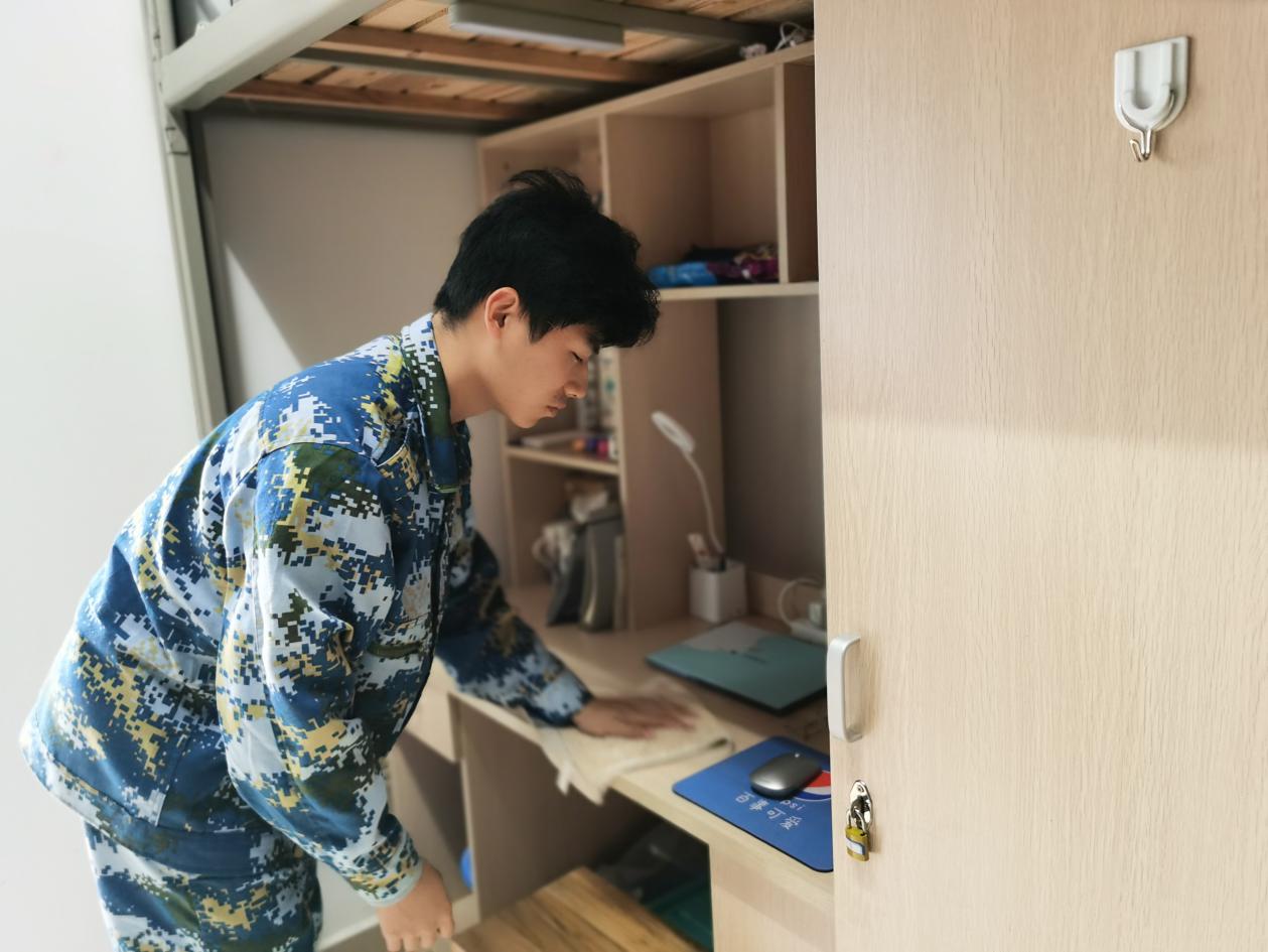 国产成人精品白浆久久69