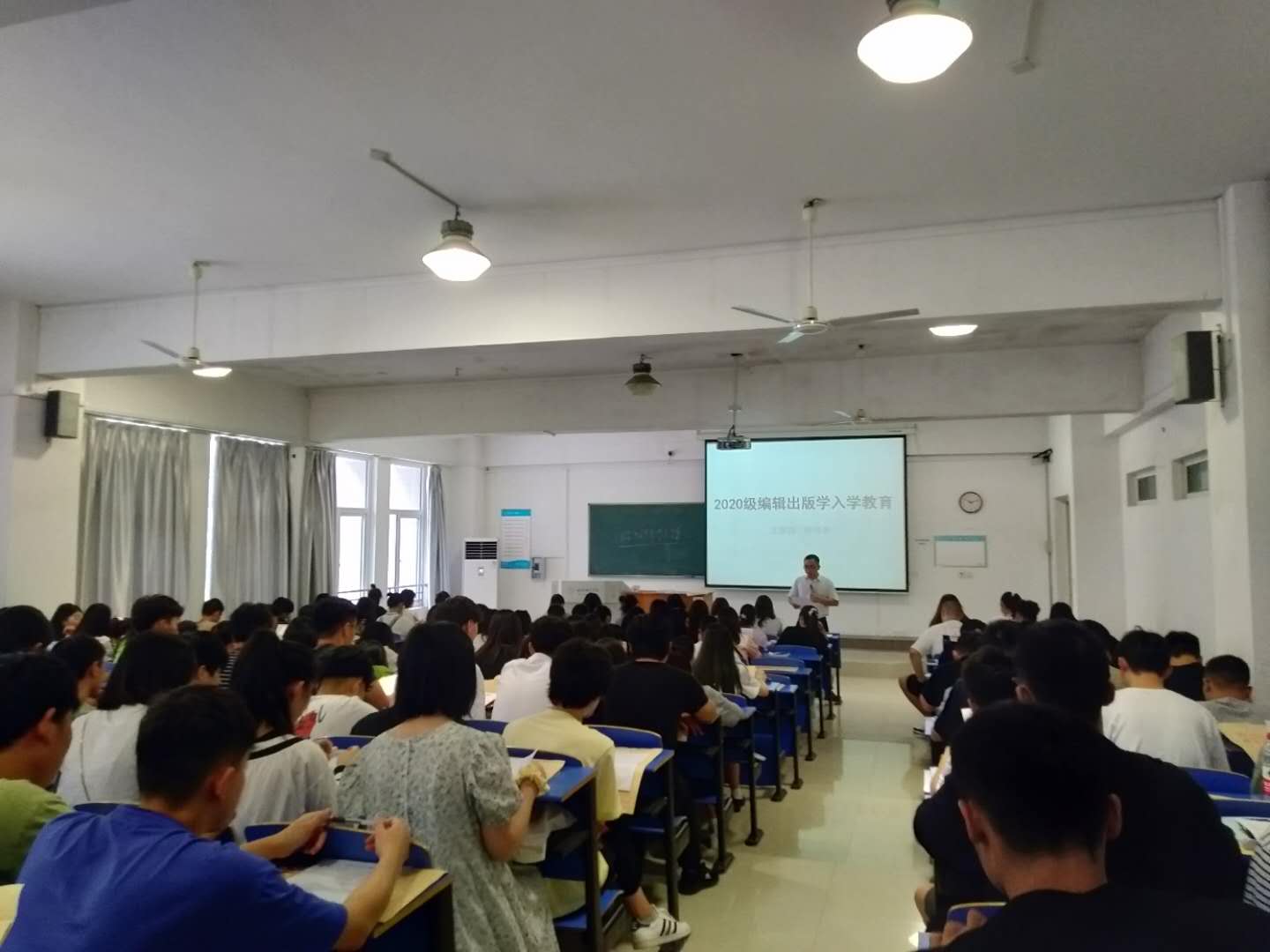 国产成人精品白浆久久69