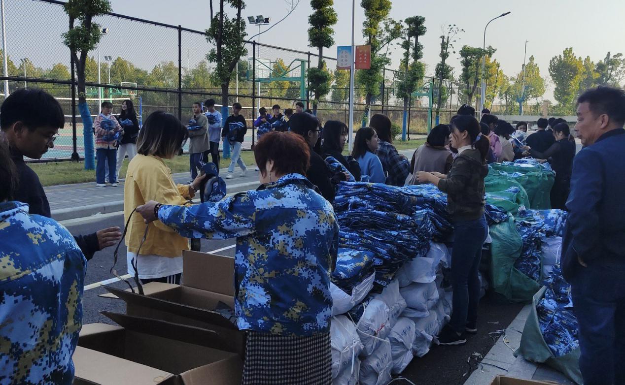 国产成人精品白浆久久69