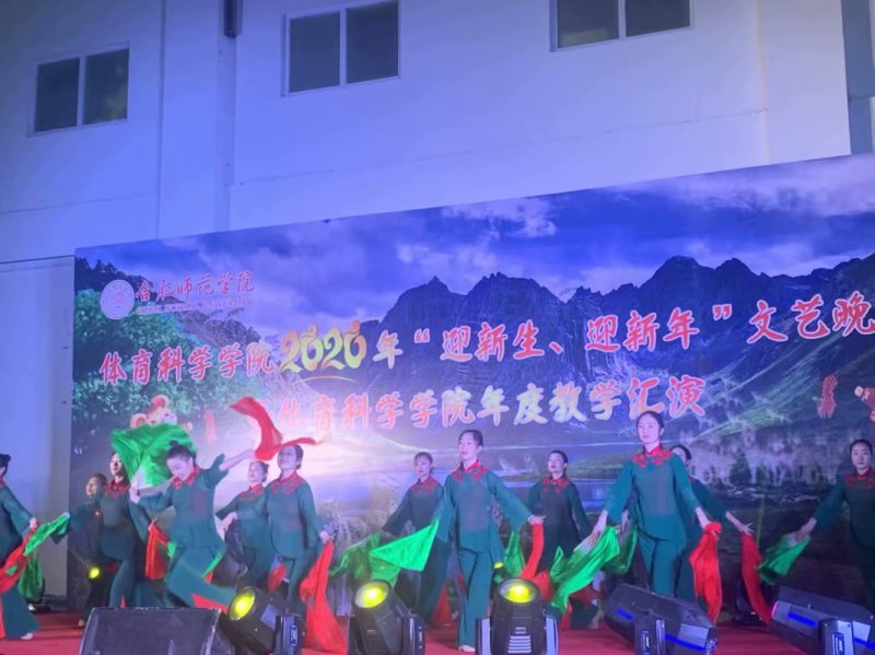 国产成人精品白浆久久69