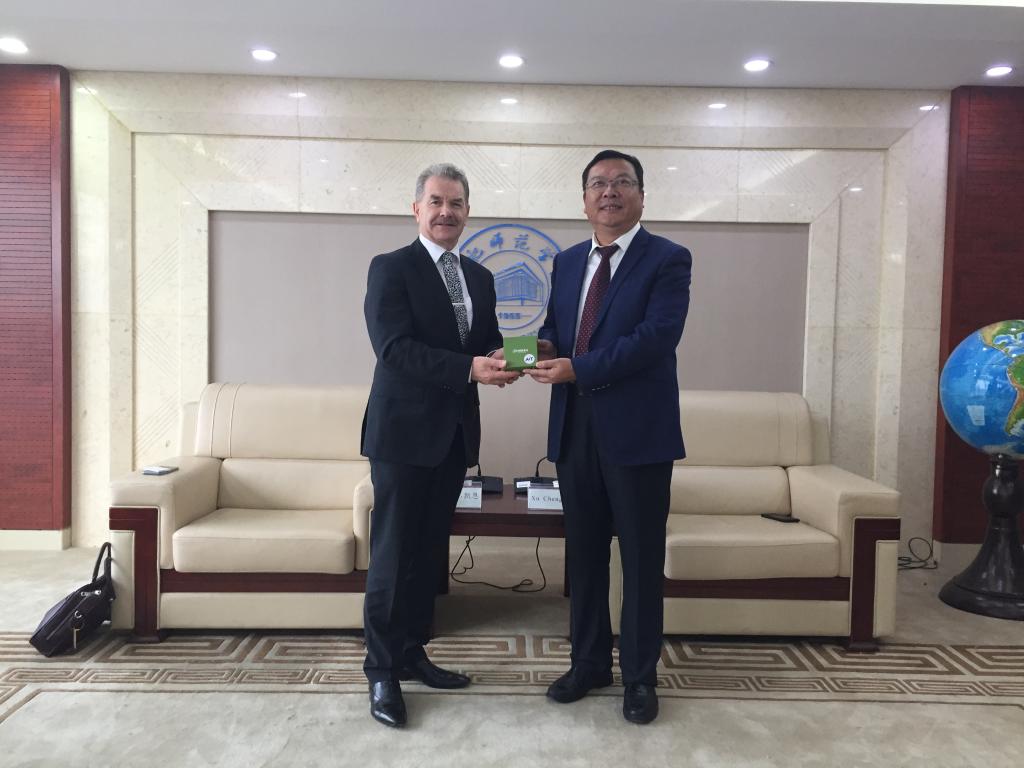 国产成人精品白浆久久69
