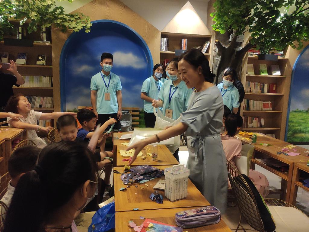国产成人精品白浆久久69