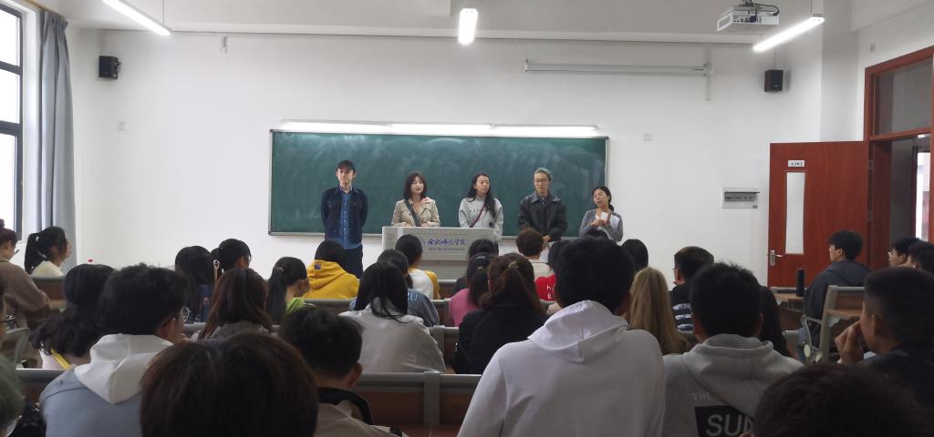 国产成人精品白浆久久69