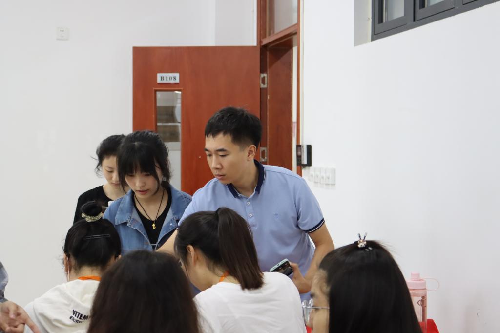 国产成人精品白浆久久69