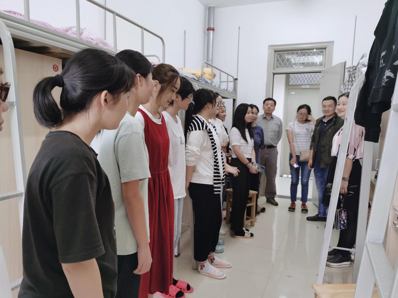 国产成人精品白浆久久69