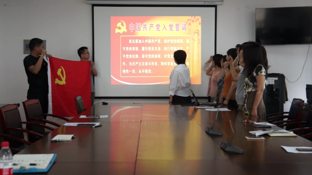 国产成人精品白浆久久69