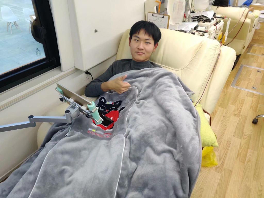 国产成人精品白浆久久69