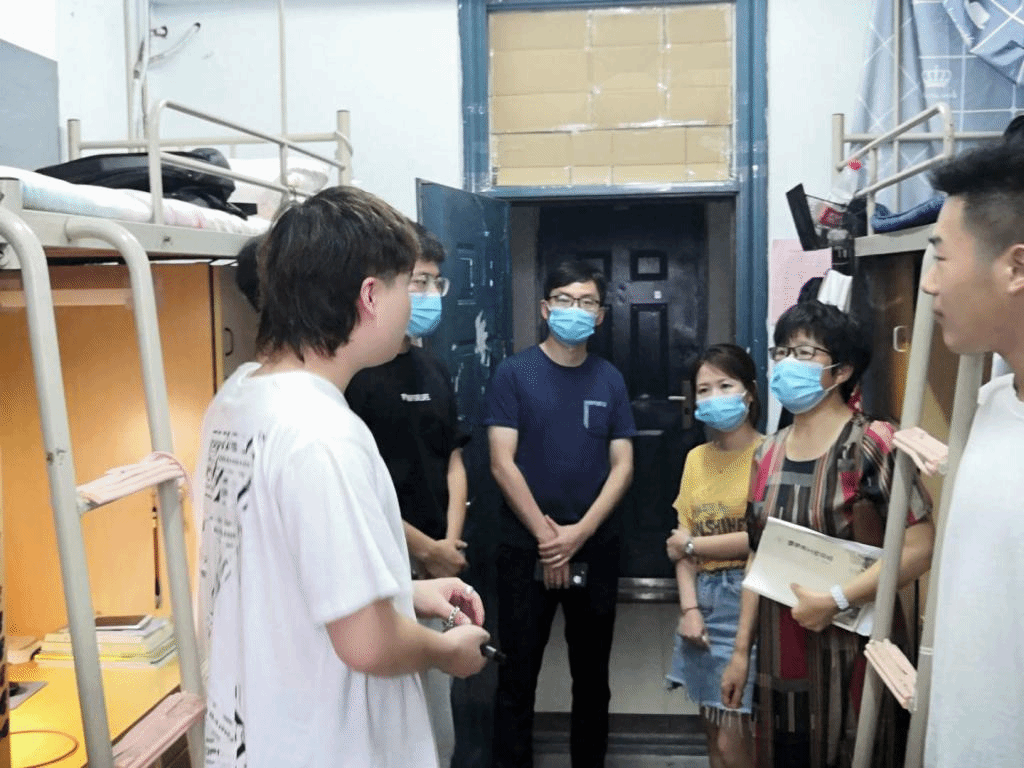 国产成人精品白浆久久69