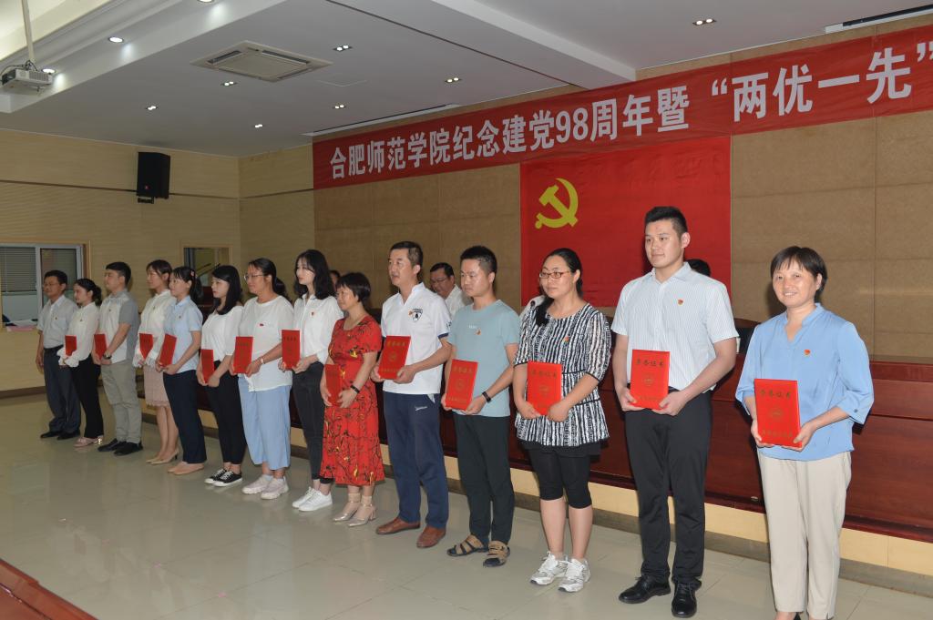 国产成人精品白浆久久69