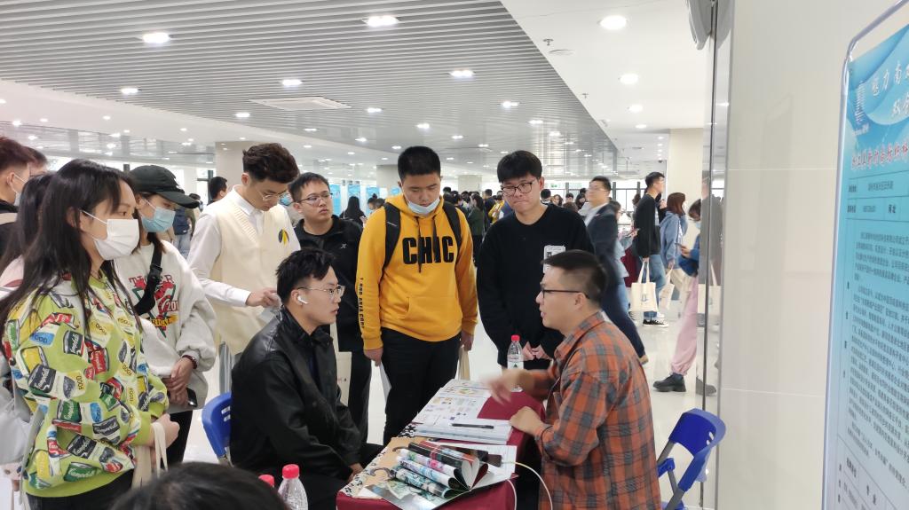 国产成人精品白浆久久69
