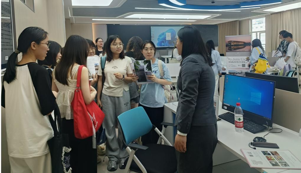 国产成人精品白浆久久69