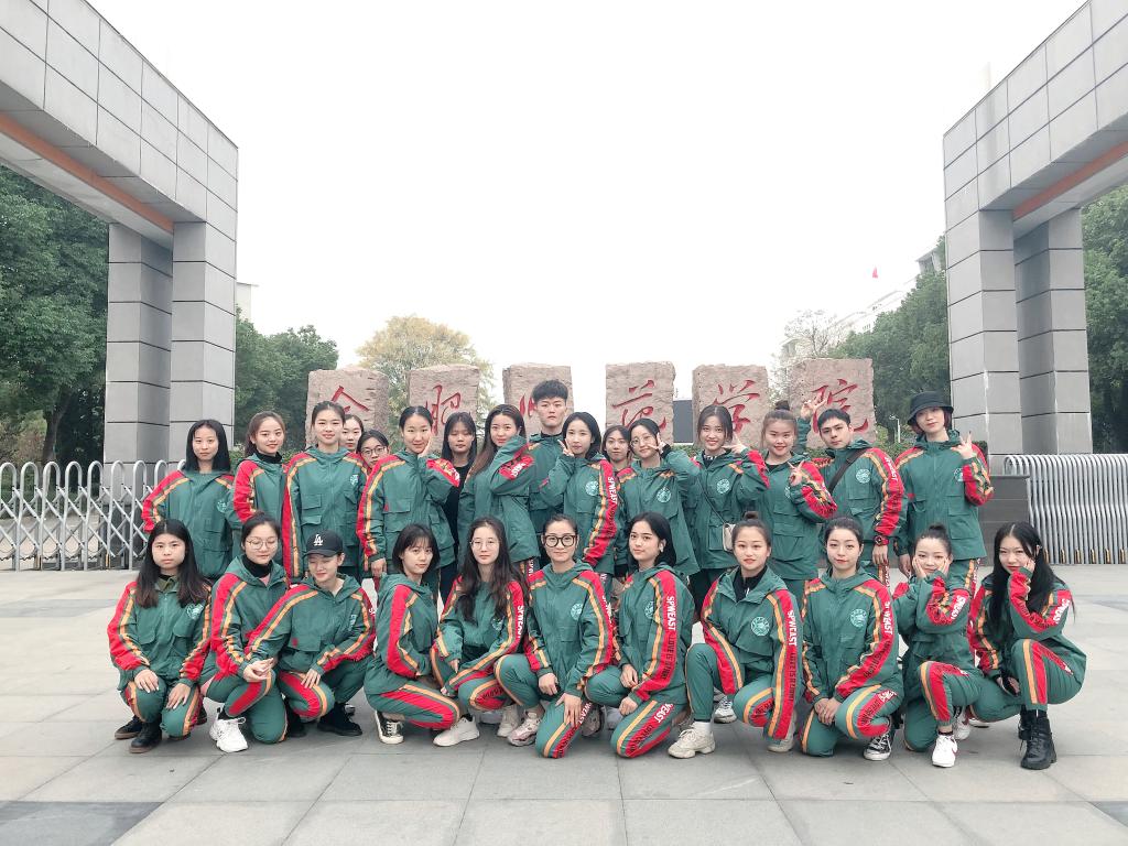 国产成人精品白浆久久69