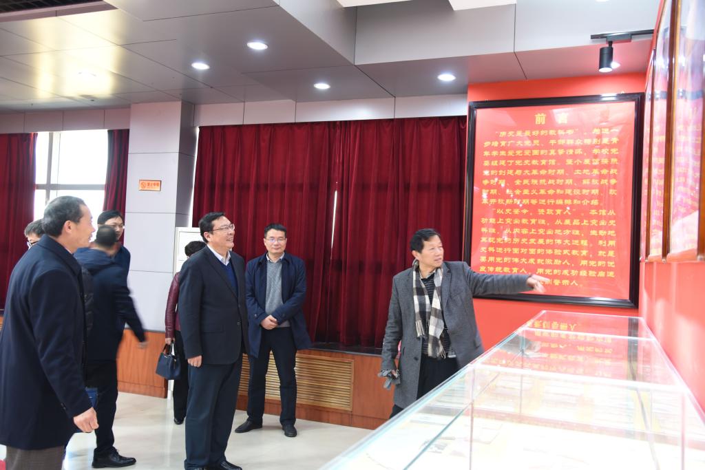 国产成人精品白浆久久69