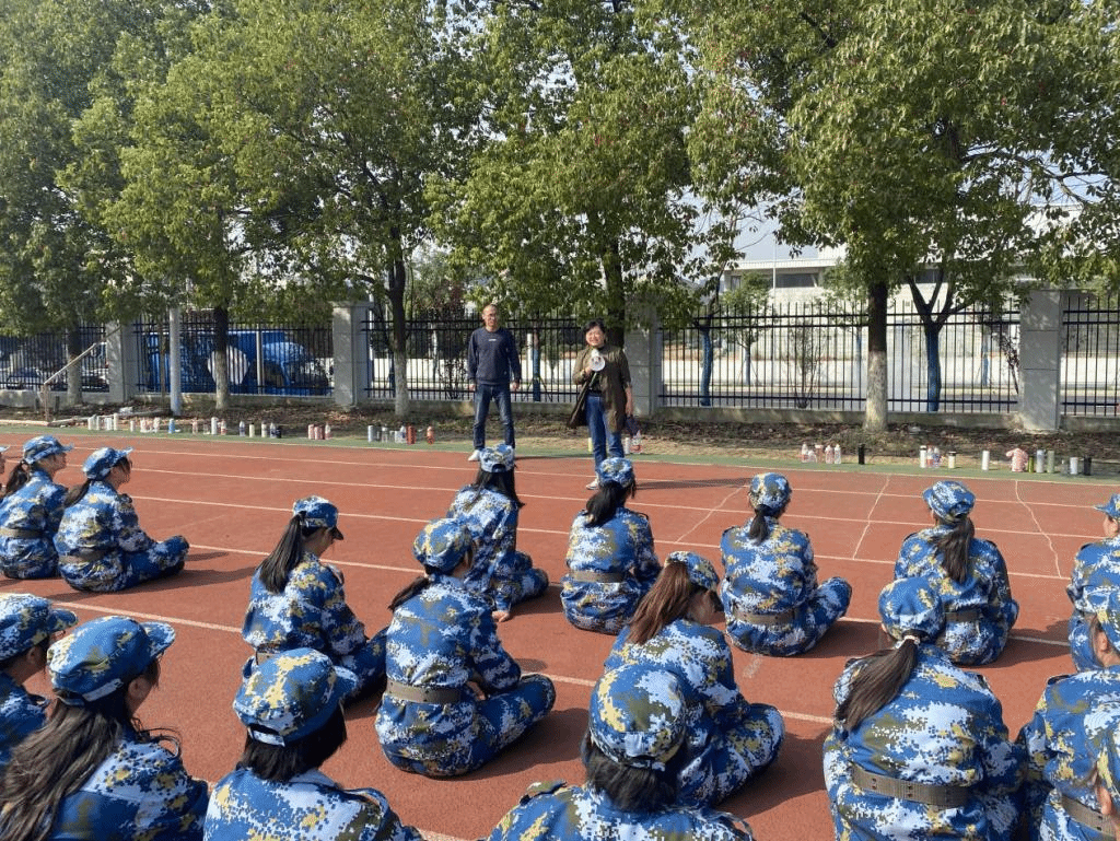 国产成人精品白浆久久69