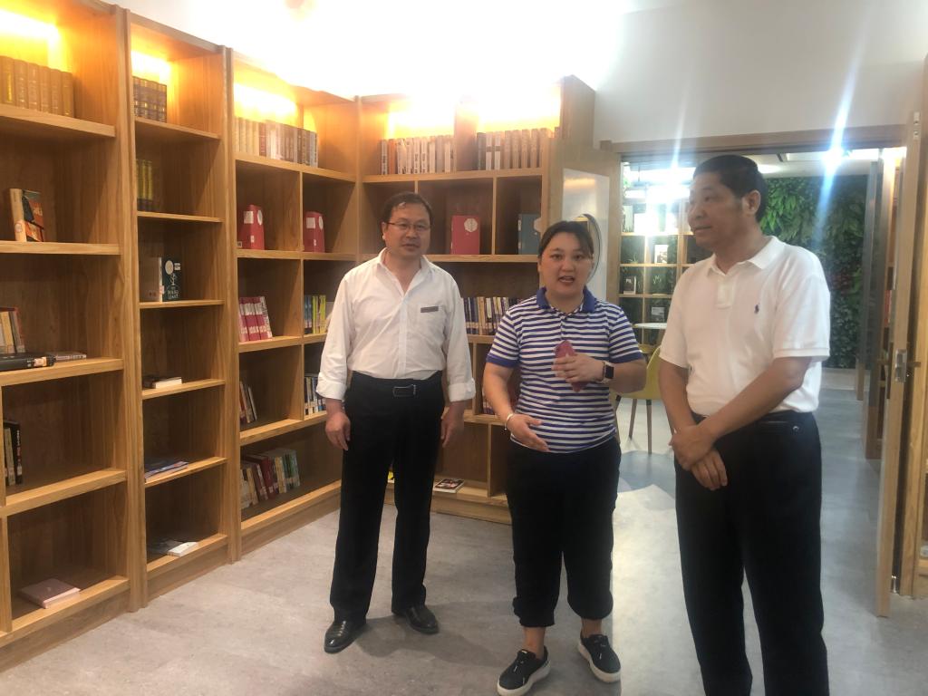 国产成人精品白浆久久69