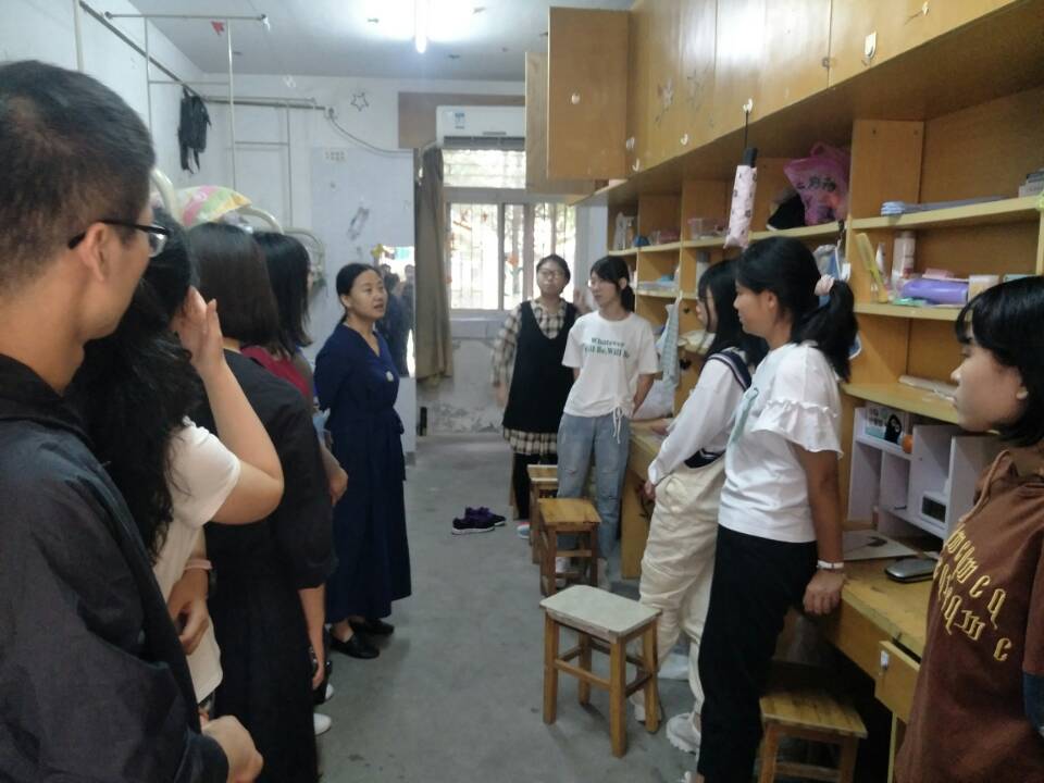 国产成人精品白浆久久69