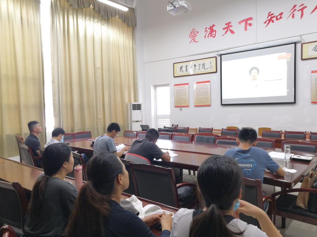 国产成人精品白浆久久69