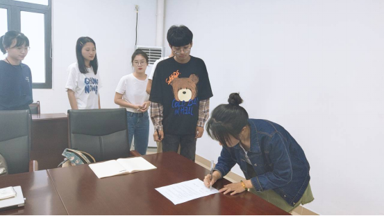 国产成人精品白浆久久69