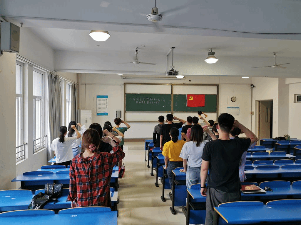 国产成人精品白浆久久69