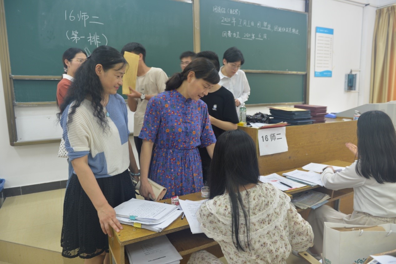 国产成人精品白浆久久69